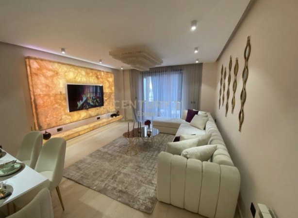 Tirane, jepet me qera apartament 2+1 Kati 9, 120 m² 1.800 € (Liqeni I Tiranës)
