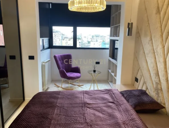 Tirane, jepet me qera apartament 2+1 Kati 9, 120 m² 1.800 € (Liqeni I Tiranës)