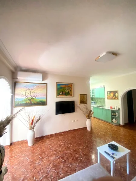 Tirane, shtepi Stadium Dinamo