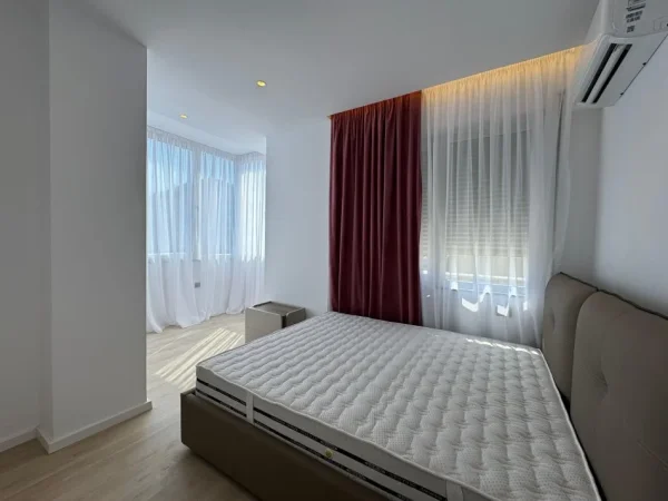 Tirane, shitet apartament 1+1+Ballkon Kati 3, 66 m² 155.000 € (Komuna e Parisit)