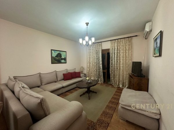 Tirane, jepet me qera apartament 1+1 Kati 4, 76 m² 550 € (Rruga e kavajes)