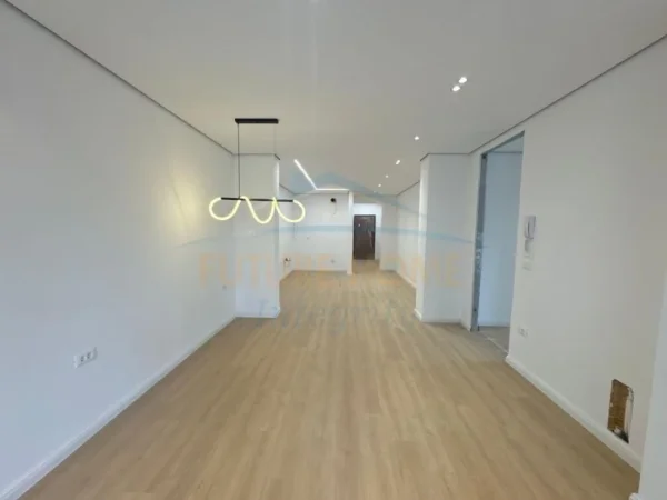 Tirane, shitet apartament 3+1+Ballkon , 179 m² 537.000 € (BLLOK,QENDER)