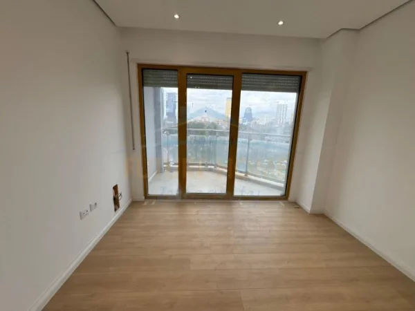 Tirane, shitet apartament 3+1+Ballkon , 179 m² 537.000 € (BLLOK,QENDER)