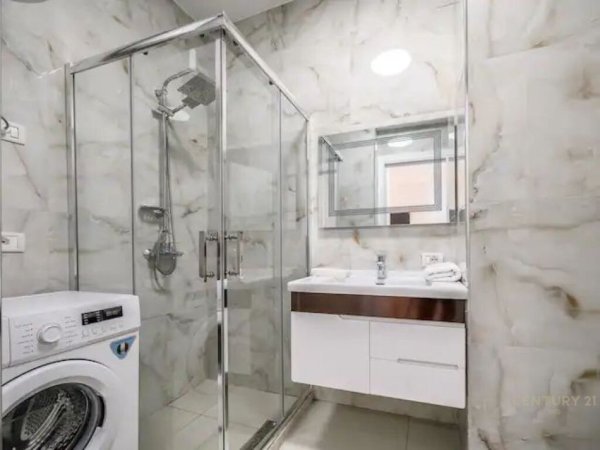 Tirane, jepet me qera apartament 2+1 Kati 2, 80 m² 750 € (Qender)
