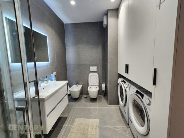 Tirane, jepet me qera apartament 2+1 Kati 3, 100 m² 1.000 € (Rruga e elbasanit)