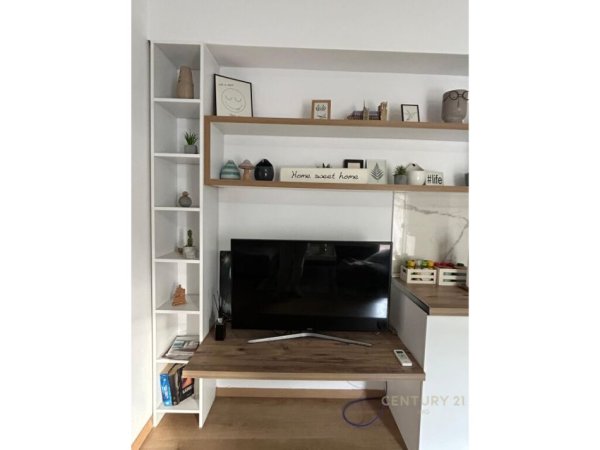 Tirane, jap me qera apartament 1+1 Kati 6, 112 m² 650 € (Rruga e dibres)