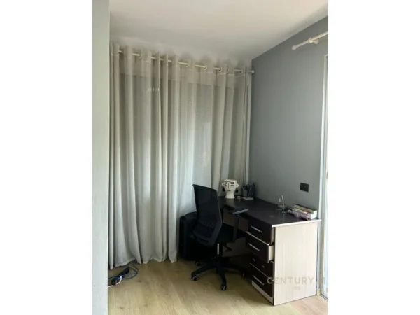 Tirane, jap me qera apartament 1+1 Kati 6, 112 m² 650 € (Rruga e dibres)