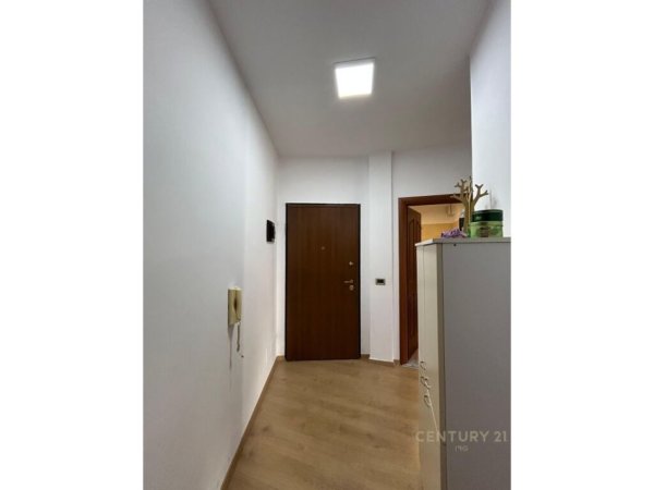Tirane, jap me qera apartament 1+1 Kati 6, 112 m² 650 € (Rruga e dibres)