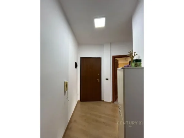 Tirane, jap me qera apartament 1+1 Kati 6, 112 m² 650 € (Rruga e dibres)