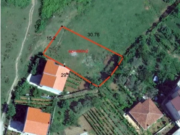 Tirane, shitet toke , 500 m² 110.000 € (Shitet toke ne Sauk)