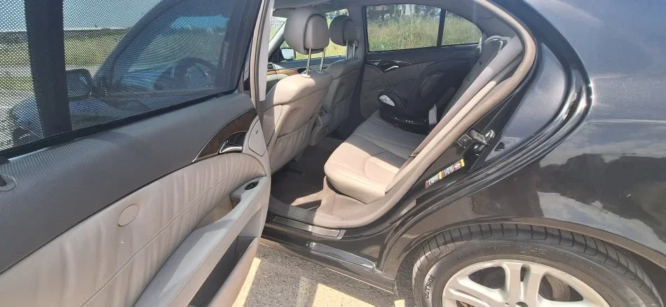 Tirane, shitet makine Mercedes-Benz Nafte, blu e errët manuale Kondicioner 250 km 6.000 €