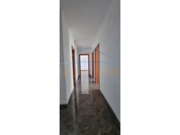 Durres, shitet apartament 3+1 Kati 4, 117 m² 98.000 € (Shkozet,Durres)