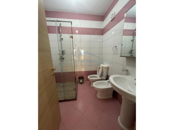 Tirane, jepet me qera apartament 2+1+Aneks+Ballkon Kati 5, 104 m² 700 € (Don Bosco)