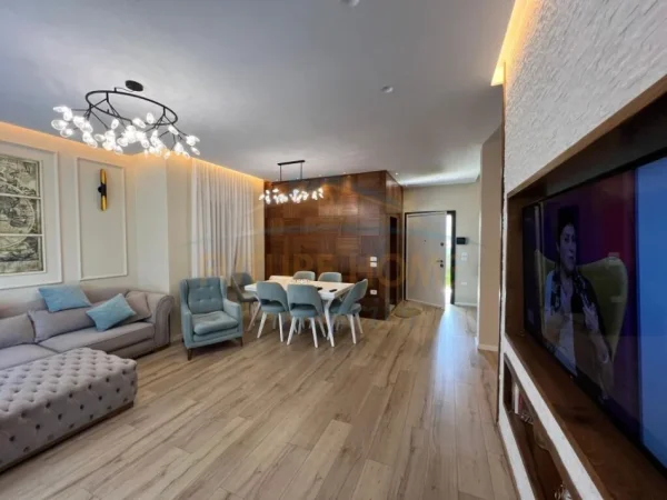 Durres, jepet me qera Vile 2 Katshe Kati 0, 500 m² 3.200 € (GJIRI I LALEZIT)
