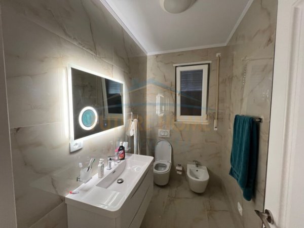 Durres, jepet me qera Vile 2 Katshe Kati 0, 500 m² 3.200 € (GJIRI I LALEZIT)