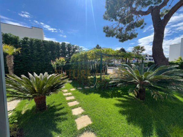 Durres, jepet me qera Vile 2 Katshe Kati 0, 500 m² 3.200 € (GJIRI I LALEZIT)