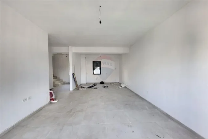 Tirane, shes apartament duplex 4+1 Kati 0, 208 m² 398.500 € (Rruga e Zallit - Rezidenca Kodra e Diellit, Shqipëri)