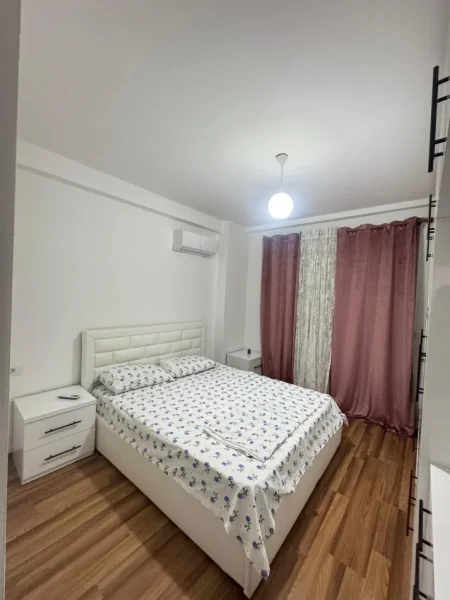 Tirane, jepet me qera apartament 1+1+Ballkon , 65 m² 400 € (Astir vila L)
