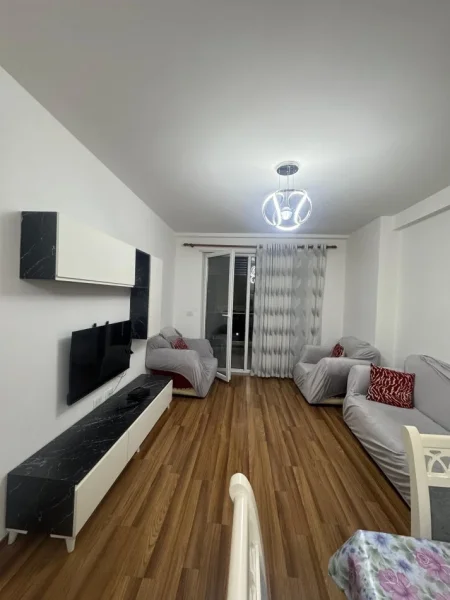 Tirane, jepet me qera apartament 1+1+Ballkon , 65 m² 400 € (Astir vila L)