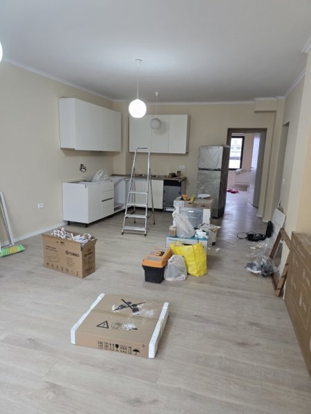 Tirane, jepet me qera apartament 2+1+Aneks+Ballkon Kati 4, 123 m² 750 € (pazari i ri)