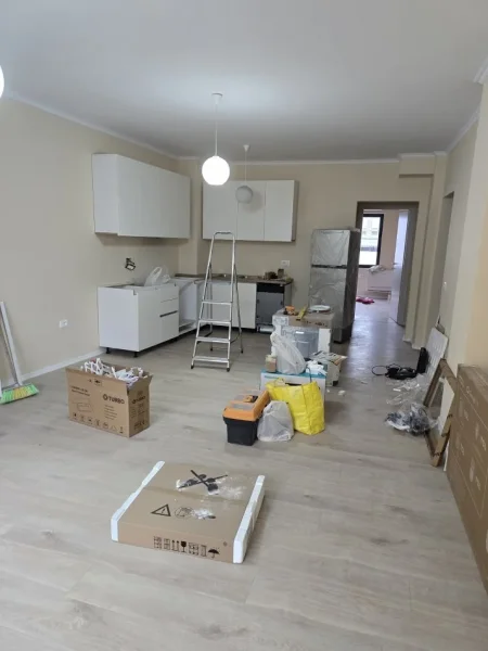 Tirane, jepet me qera apartament 2+1+Aneks+Ballkon Kati 4, 123 m² 750 € (pazari i ri)