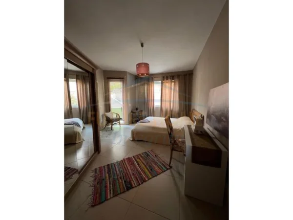 Tirane, shitet apartament 2+1+Ballkon Kati 2, 116 m² 180.000 € (KOPSHTI BOTANIK)