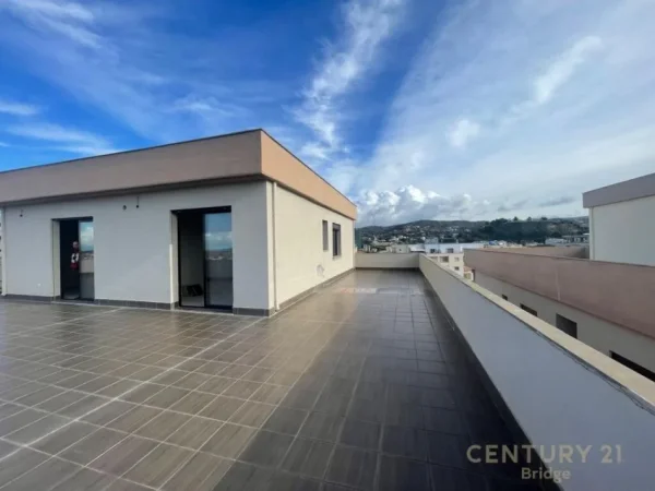 Vlore, shitet apartament+verande | Penthouse 2+1 Kati 10, 213 m² 