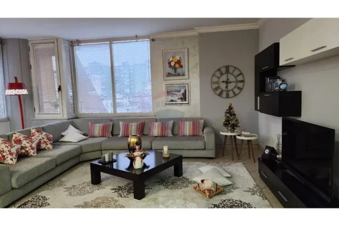 Tirane, jepet me qera apartament 2+1 Kati 3, 100 m² 800 € 