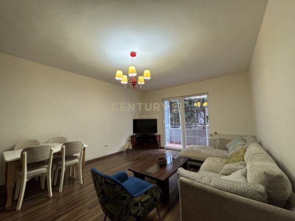 Tirane, jepet me qera apartament 1+1 Kati 2, 71 m² 500 € (Rruga Bardhyl)