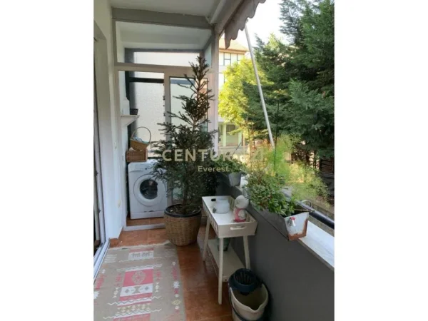 Tirane, jepet me qera apartament 1+1 Kati 2, 71 m² 500 € (Rruga Bardhyl)