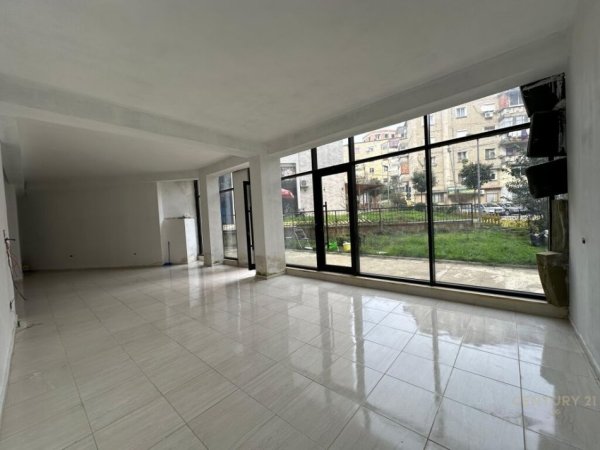 Tirane, shitet ambjent biznesi , 121 m² 225.000 € (Bulevardi Zhan Dark)
