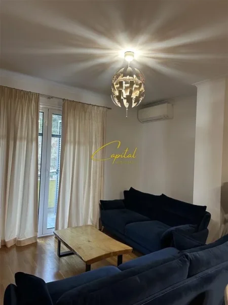 Tirane, jepet me qera apartament 2+1 Kati 2, 100 m² 600 € (LIQENI I THATE)