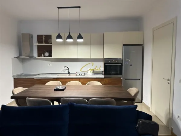 Tirane, jepet me qera apartament 2+1 Kati 2, 100 m² 600 € (LIQENI I THATE)