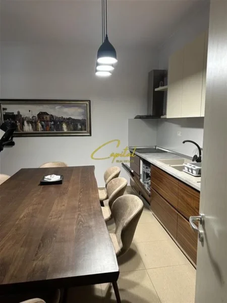 Tirane, jepet me qera apartament 2+1 Kati 2, 100 m² 600 € (LIQENI I THATE)