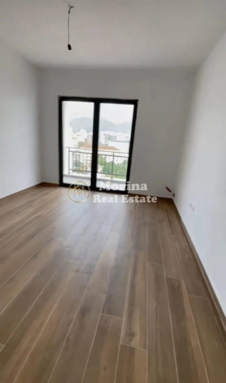 Tirane, jepet me qera apartament 2+1 Kati 8, 95 m² 550 € (Rruga e Dibres)