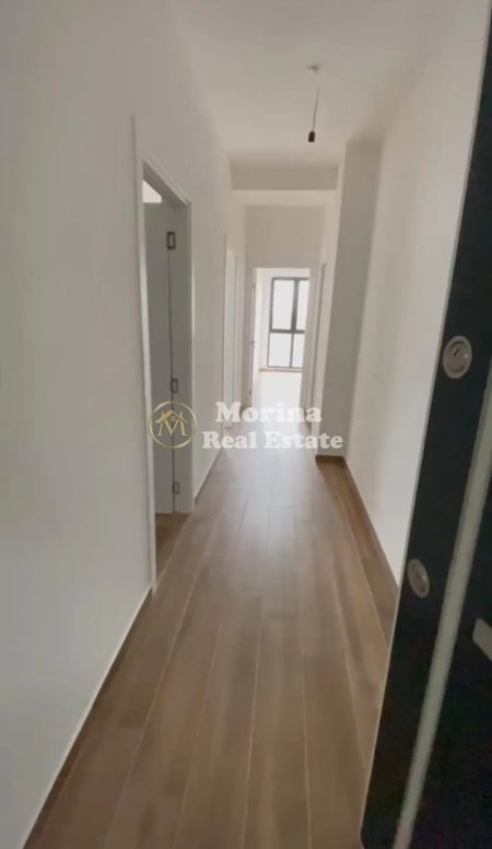 Tirane, jepet me qera apartament 2+1 Kati 8, 95 m² 550 € (Rruga e Dibres)