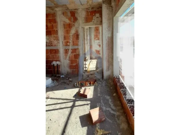 Tirane, shes apartament 2+1+Ballkon , 105 m² 165.000 € (Jordan Misja)