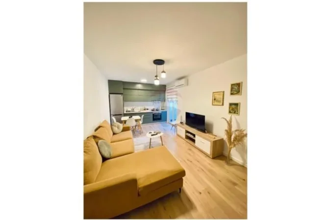 Tirane, jepet me qera apartament 1+1 Kati 3, 60 m² 700 € (Reshit Collaku - Shallvaret - Myslym Shyri -)