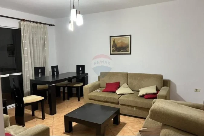 Tirane, jepet me qera apartament 3+1 Kati 3, 97 m² 600 € (perballe Hotel Colosseo - Rruga e Durrësit,)