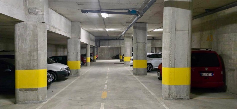 Tirane, jepet me qera apartament 1+1+Ballkon Kati 1, 68 m² 600 € (Rruga Xhebrahimet)