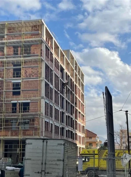 Tirane, shitet apartament 1+1 Kati 2, 60 m² 93.000 € (UNIVERS CITY)