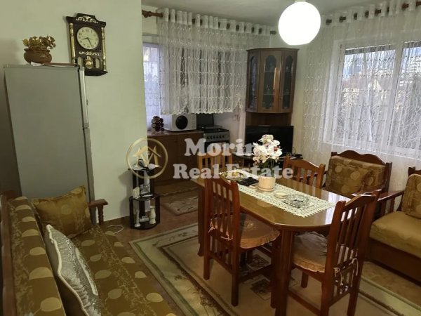 Tirane, jepet me qera apartament 2+1 Kati 4, 95 m² 450 € (Vasil Shanto)