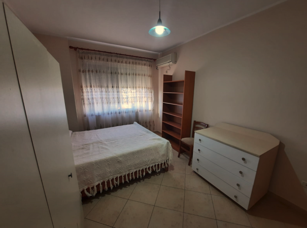 Tirane, jepet me qera apartament 2+1+Ballkon Kati 7, 125 m² (Rruga e Kavajes)