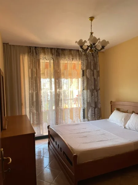 Tirane, jepet me qera apartament 1+1 Kati 7, 550 € (21 Dhjetori, pranë Supermarket Joena.)
