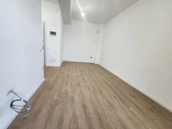 Tirane, shitet apartament 1+1+Ballkon Kati 2, 59 m² 89.900 € (ALI DEMI)