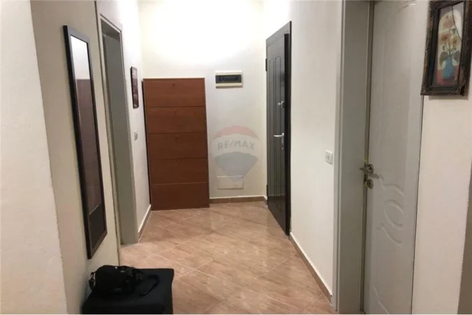 Tirane, jepet me qera apartament 2+1 Kati 5, 102 m² 450 € (Astir)
