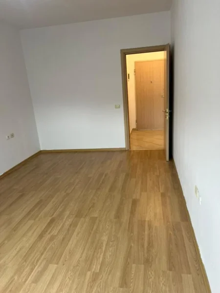 Tirane, shitet 1+1+Ballkon Kati 9,