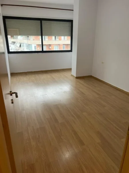 Tirane, shitet 1+1+Ballkon Kati 9,