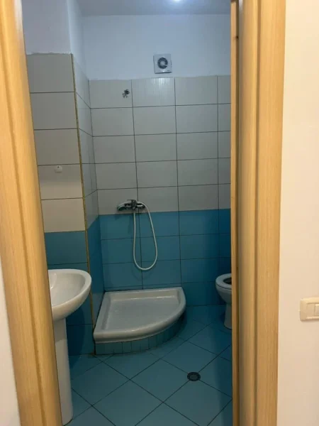 Tirane, shitet 1+1+Ballkon Kati 9,