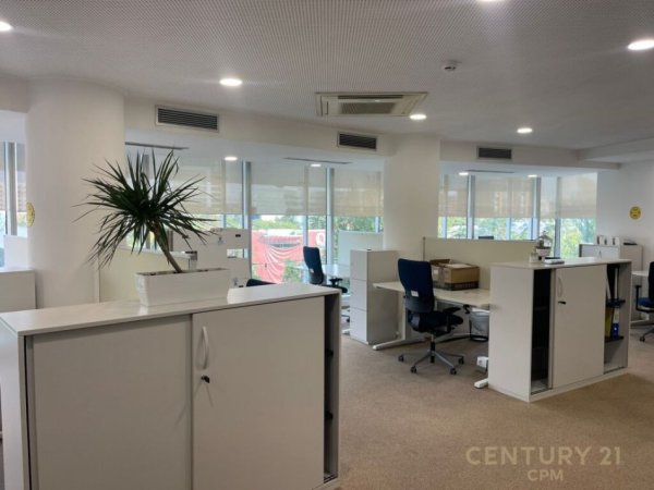 Tirane, jap me qera zyre , 658 m² 13.160 € (Rruga e Elbasanit, ETC)